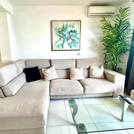 Large Deluxe Front Sea View Benalbeach Apartment