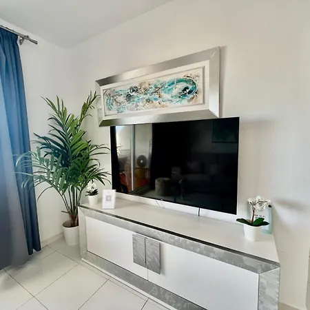 Large Deluxe Front Sea View Benalbeach *
