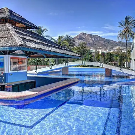 Large Deluxe Front Sea View Benalbeach *