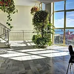 아파트 Large Deluxe Front Sea View Benalbeach *