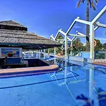 아파트 Large Deluxe Front Sea View Benalbeach 베날마데나코스타