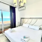 Large Deluxe Front Sea View Benalbeach * 베날마데나코스타