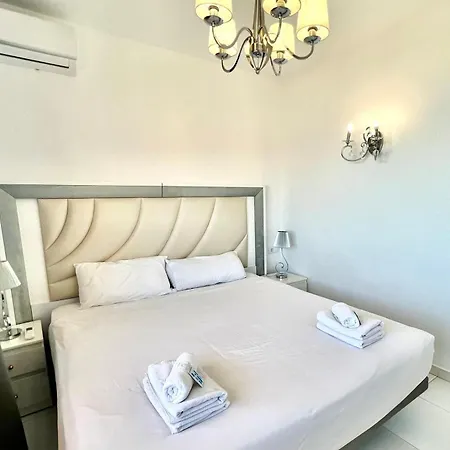 Large Deluxe Front Sea View Benalbeach Benalmádena