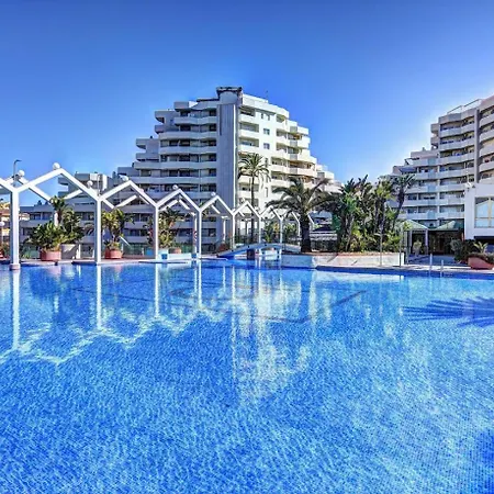 Large Deluxe Front Sea View Benalbeach Apartament