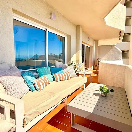 Large Deluxe Front Sea View Benalbeach