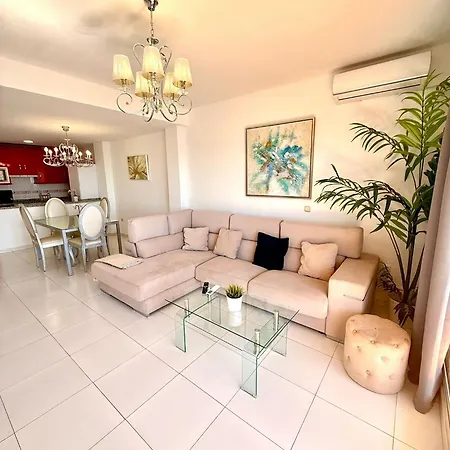 Large Deluxe Front Sea View Benalbeach Appartamento *