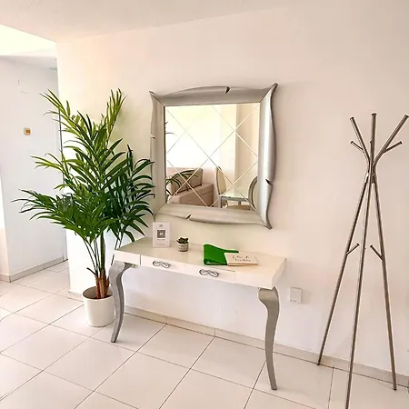 Appartamento Large Deluxe Front Sea View Benalbeach *