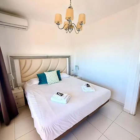 Large Deluxe Front Sea View Benalbeach Appartamento *