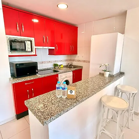 Large Deluxe Front Sea View Benalbeach Appartamento *