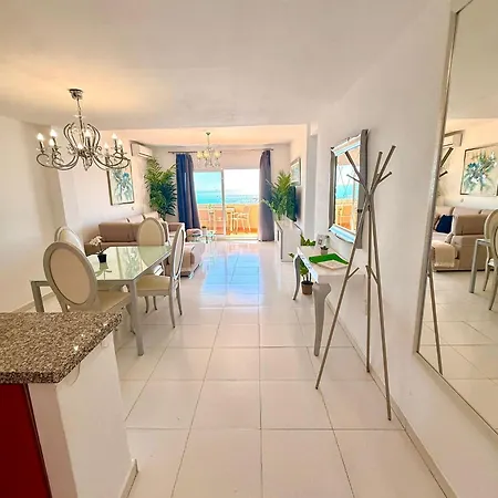 Large Deluxe Front Sea View Benalbeach Appartamento Benalmádena