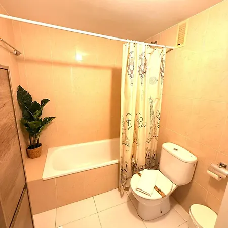 Large Deluxe Front Sea View Benalbeach Appartamento *
