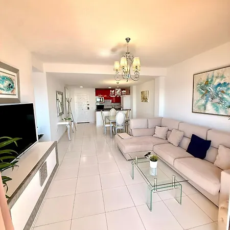 Appartamento Large Deluxe Front Sea View Benalbeach